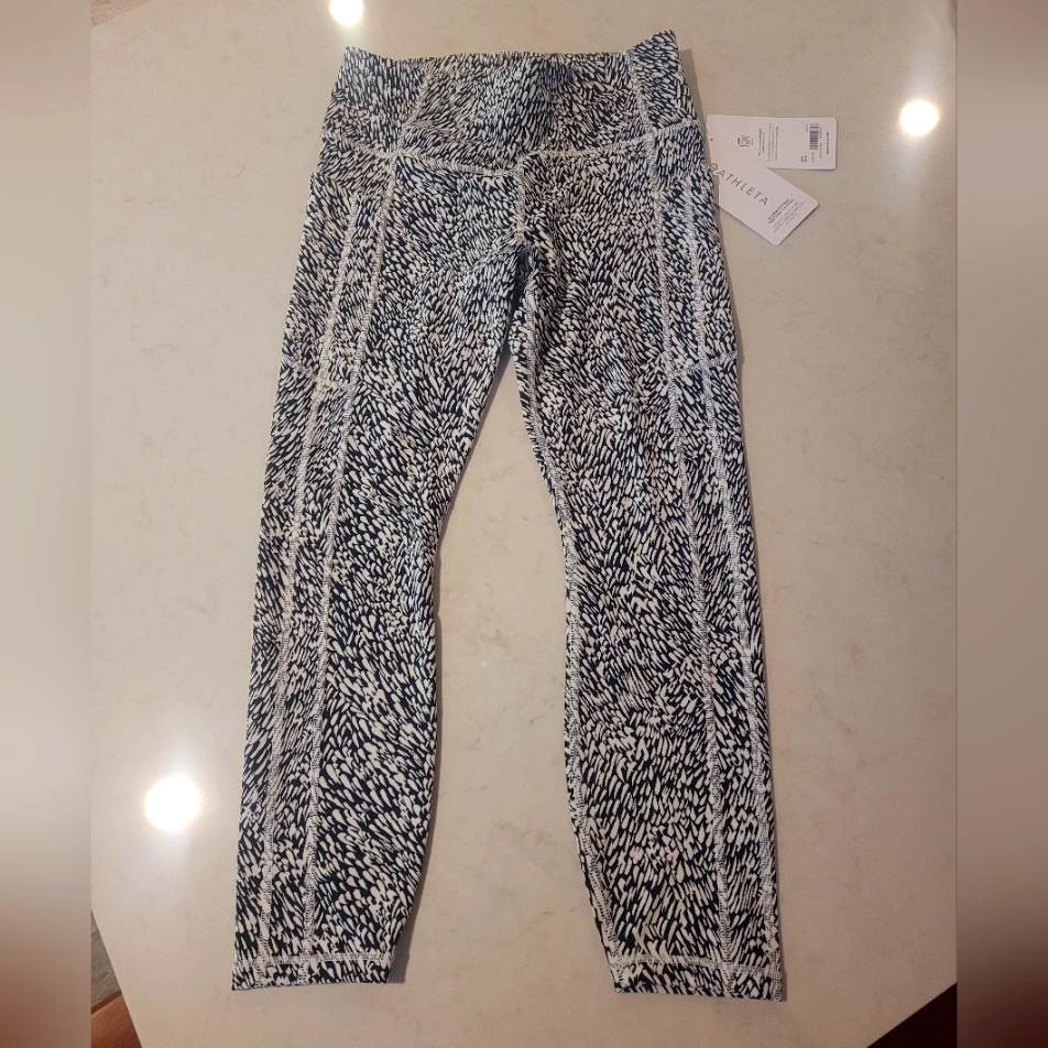 Brand New Athleta Ultimate Stash Textured 78 Tight